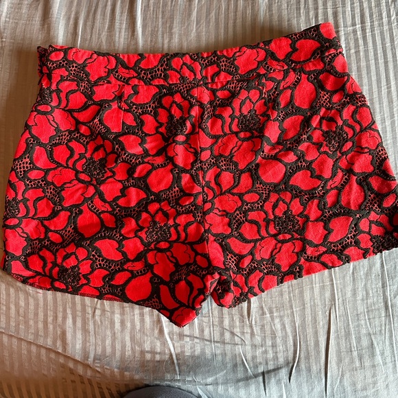 Express red flower dress shorts - Picture 4 of 4